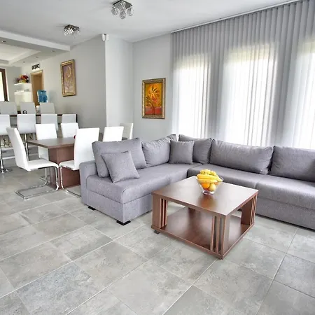 Eta Villa Apriltsi (Lovech)